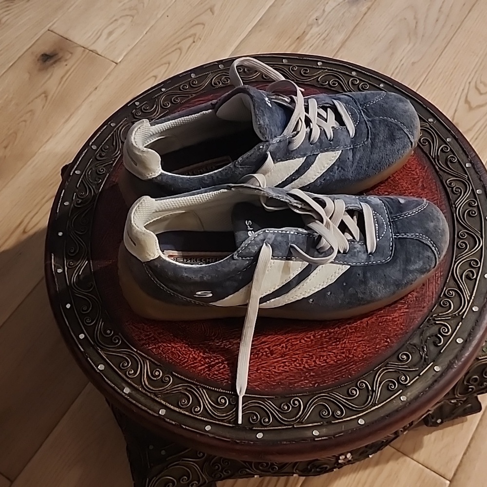 Women's shoes